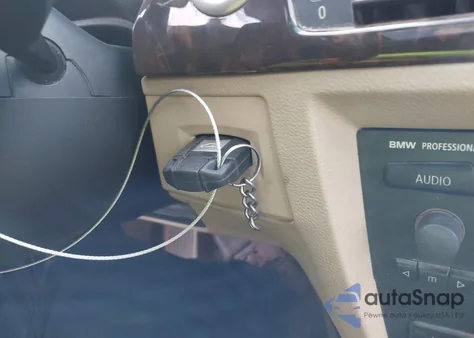 2007 BMW 328Xi из США, поврежденный, VIN WBAVC73557KP31399